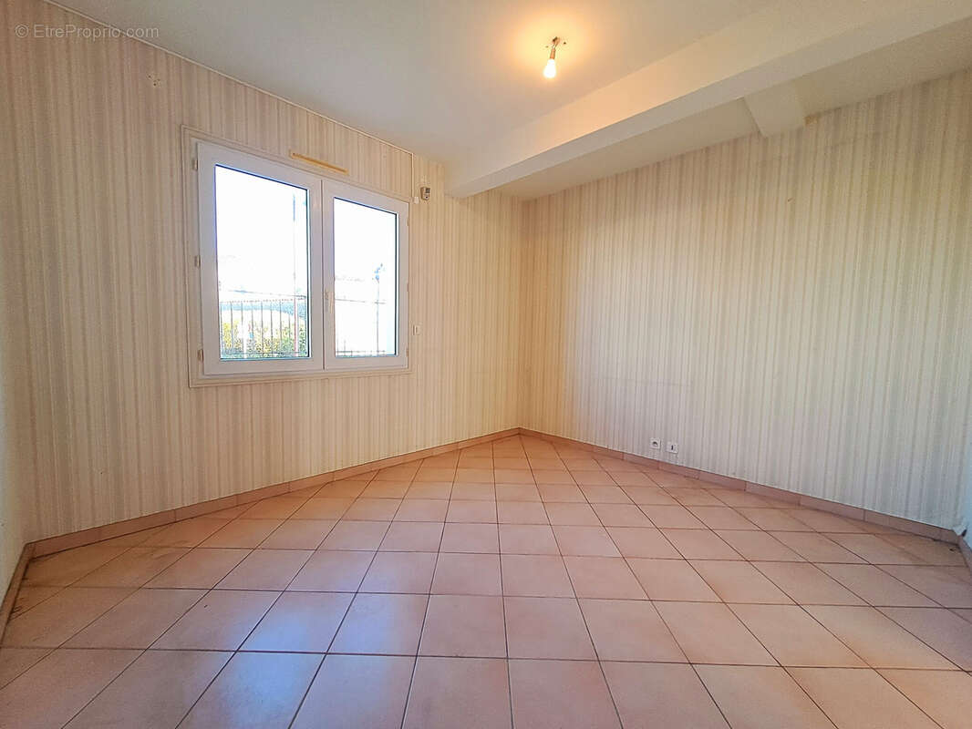 Centre Saint-Pierre-la-Noue - Villa 4 chambres + bureau sur 1 206m2 de terrain - photo 10