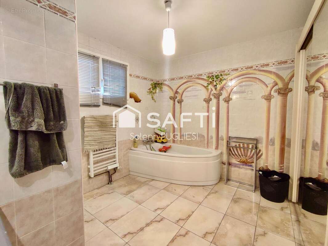 Maison 170 m² à Sillans  - photo 6