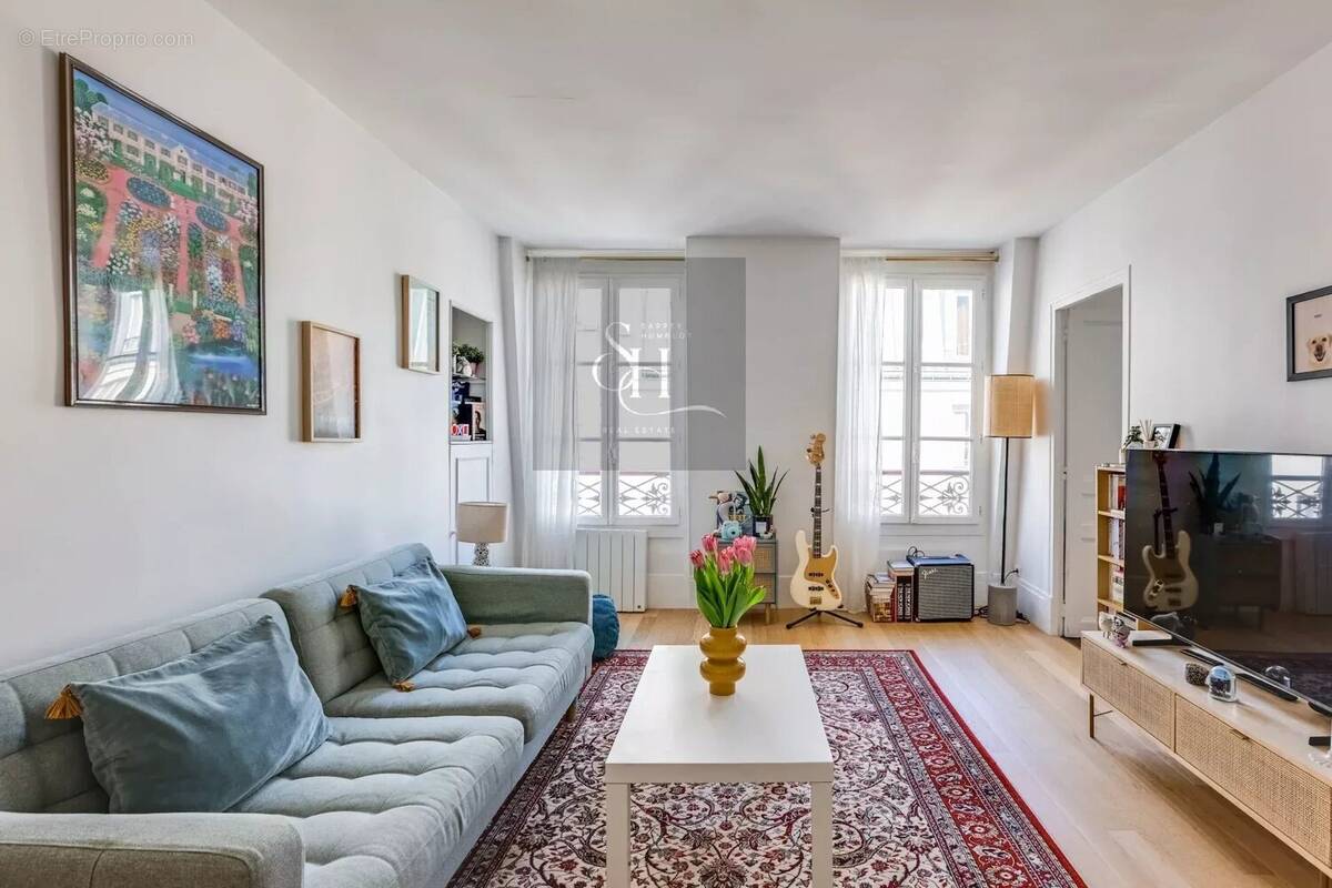 Appartement à PARIS-17E