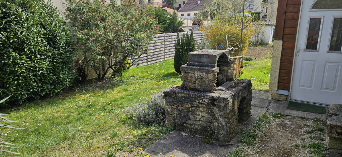 Maison à VOUTENAY-SUR-CURE