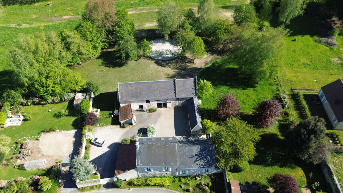 Propriété de charme en pierres + dépendances + logement indépendant -  6 300 m2  - Idéal gîtes / chevaux - photo 2