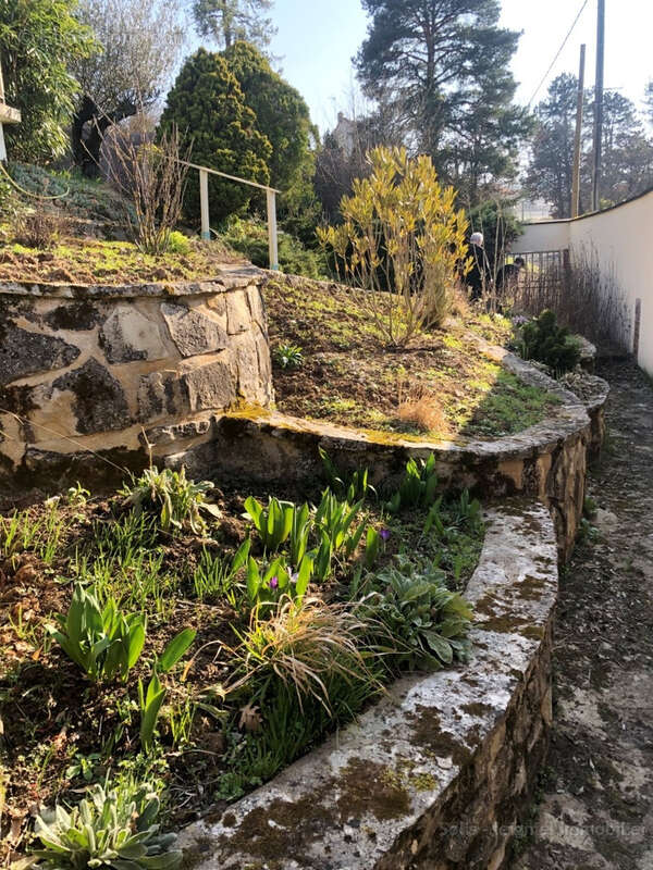 Maison à PONT-SUR-YONNE