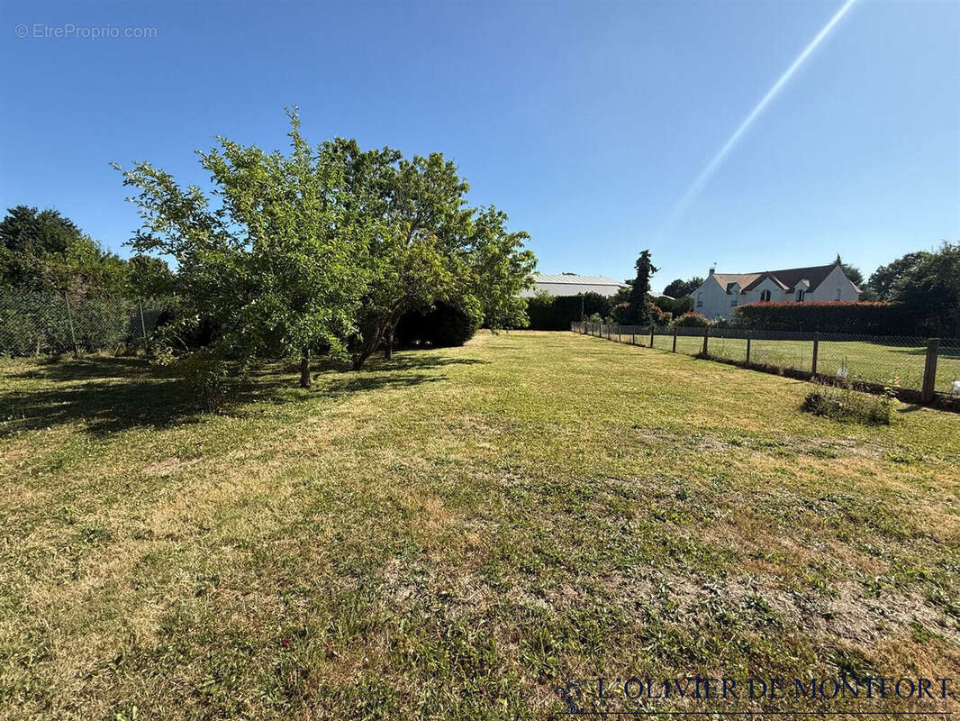 Terrain à MONTFORT-L'AMAURY