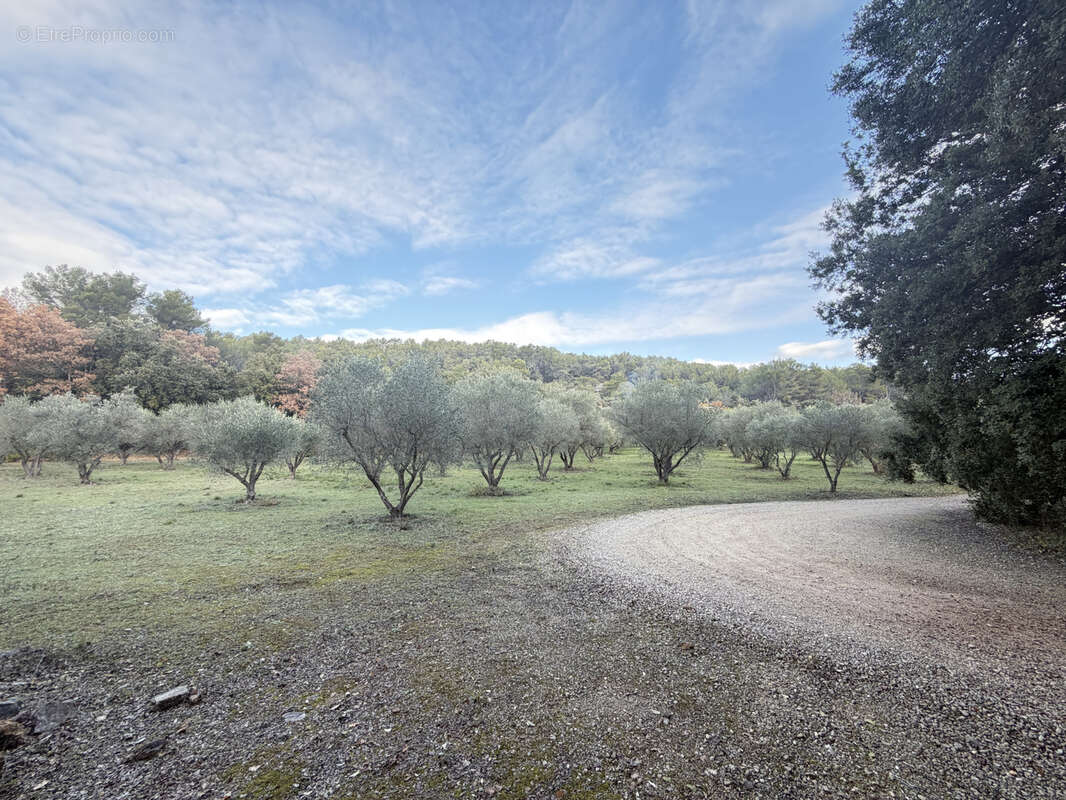 Maison à VILLECROZE