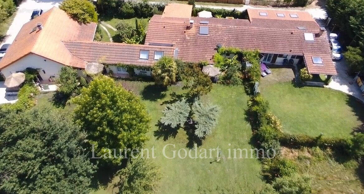 Maison à VENDAYS-MONTALIVET