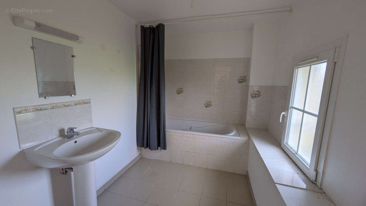 Maison à SAINT-SAUVEUR-LE-VICOMTE