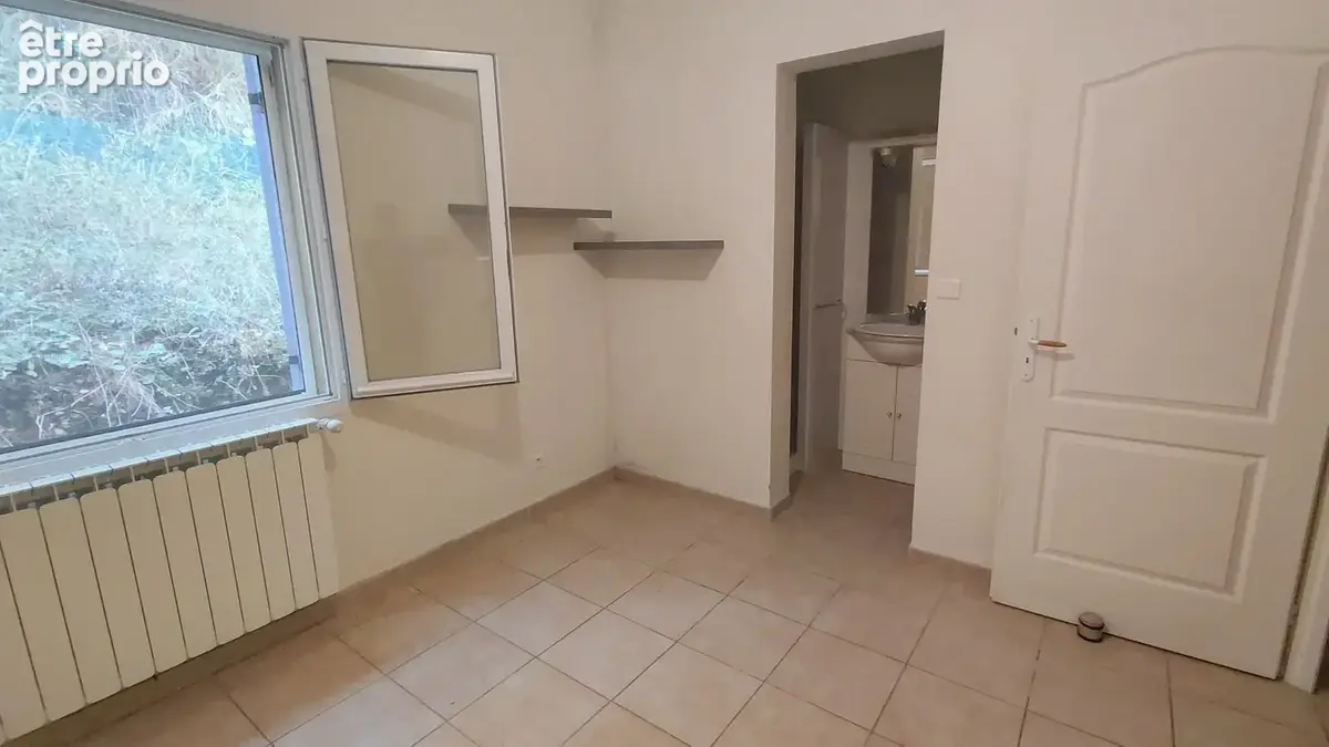 Belle Villa dans un cadre boisé - photo 11