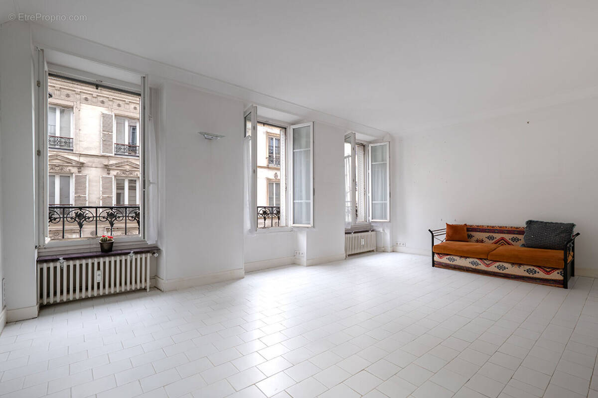 Appartement à PARIS-17E