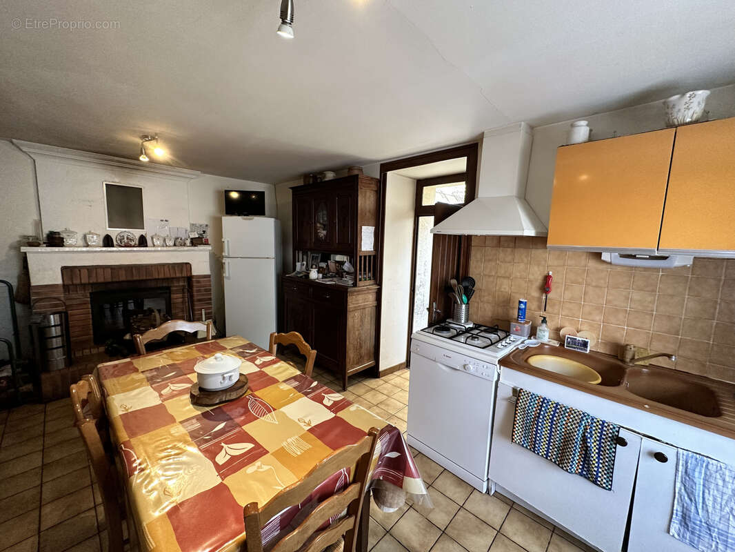 Maison à SAINT-ROMAIN-SUR-GIRONDE