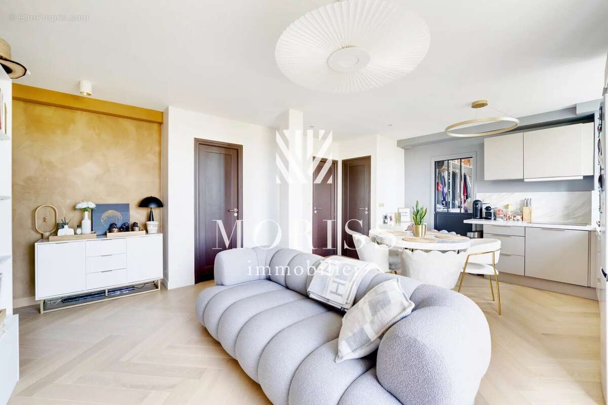 Appartement à PARIS-14E