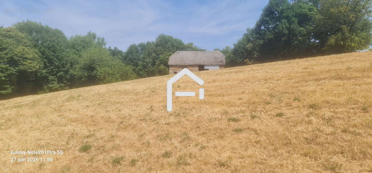 Maison 92 m² à Estivaux  - photo 7