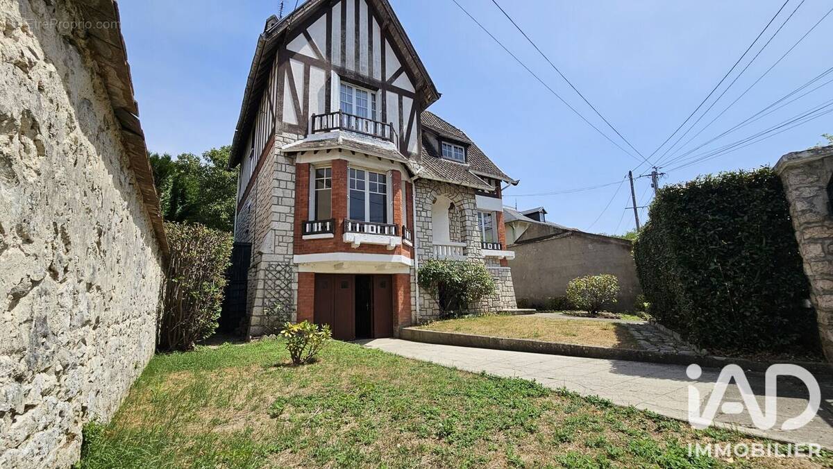 Photo 1 - Maison à SAINT-PIERRE-LES-NEMOURS
