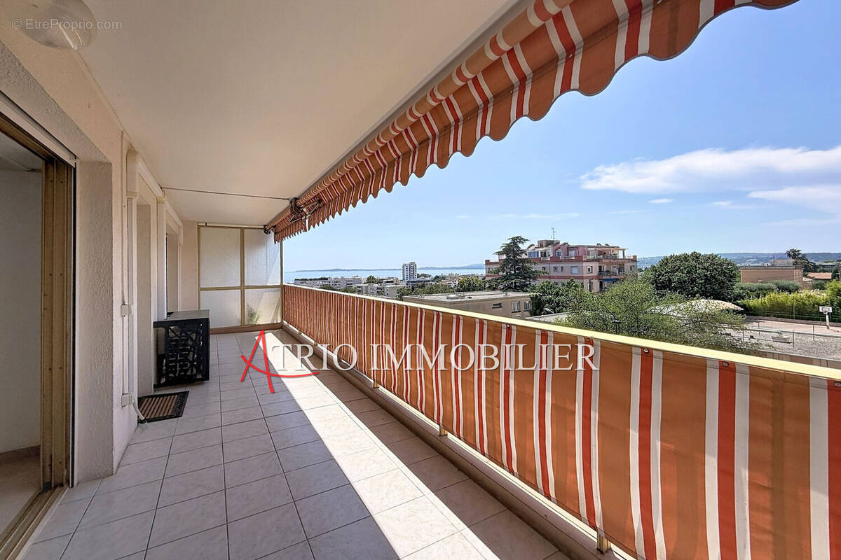 Appartement à SAINT-LAURENT-DU-VAR