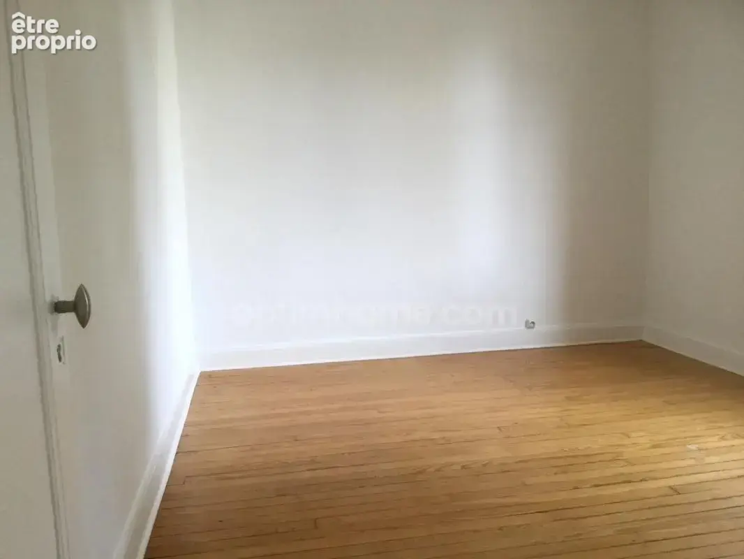 Rue des Teinturiers à St-Etienne, appartement  T2 bis de 62.34 m² - photo 8