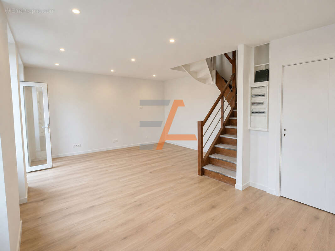 Appartement à SAINT-ETIENNE