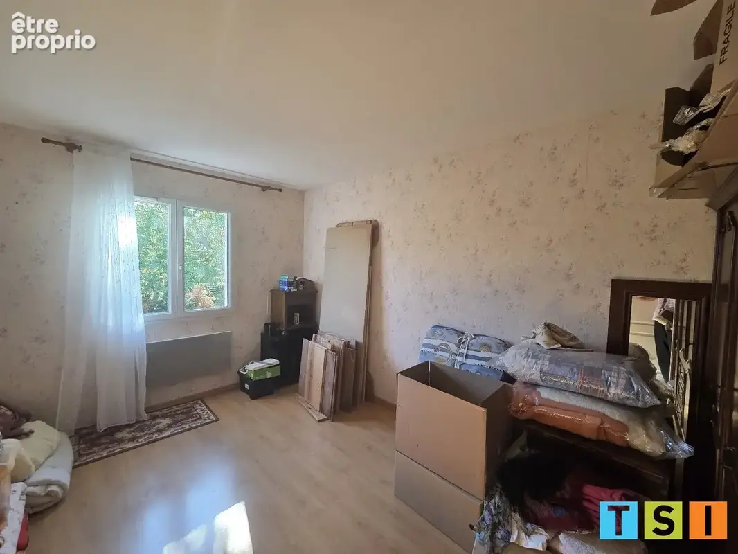 Villa de plain-pied 100 m²  4 pièces  Terrain clos et arboré de 734 m² - photo 9