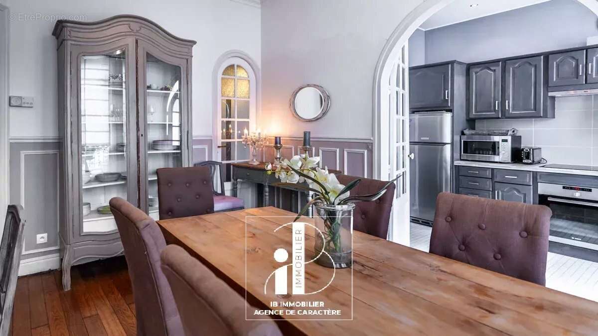 Maison à FONTAINEBLEAU