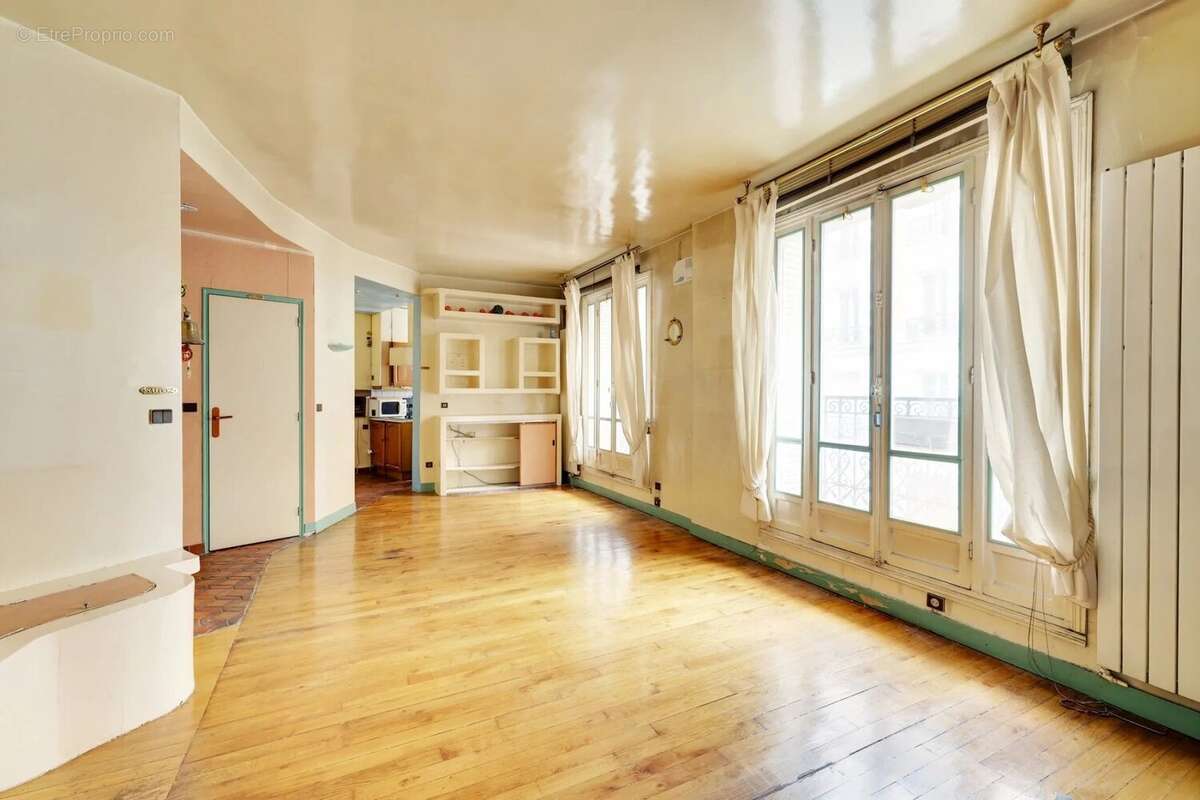 Appartement à PARIS-18E