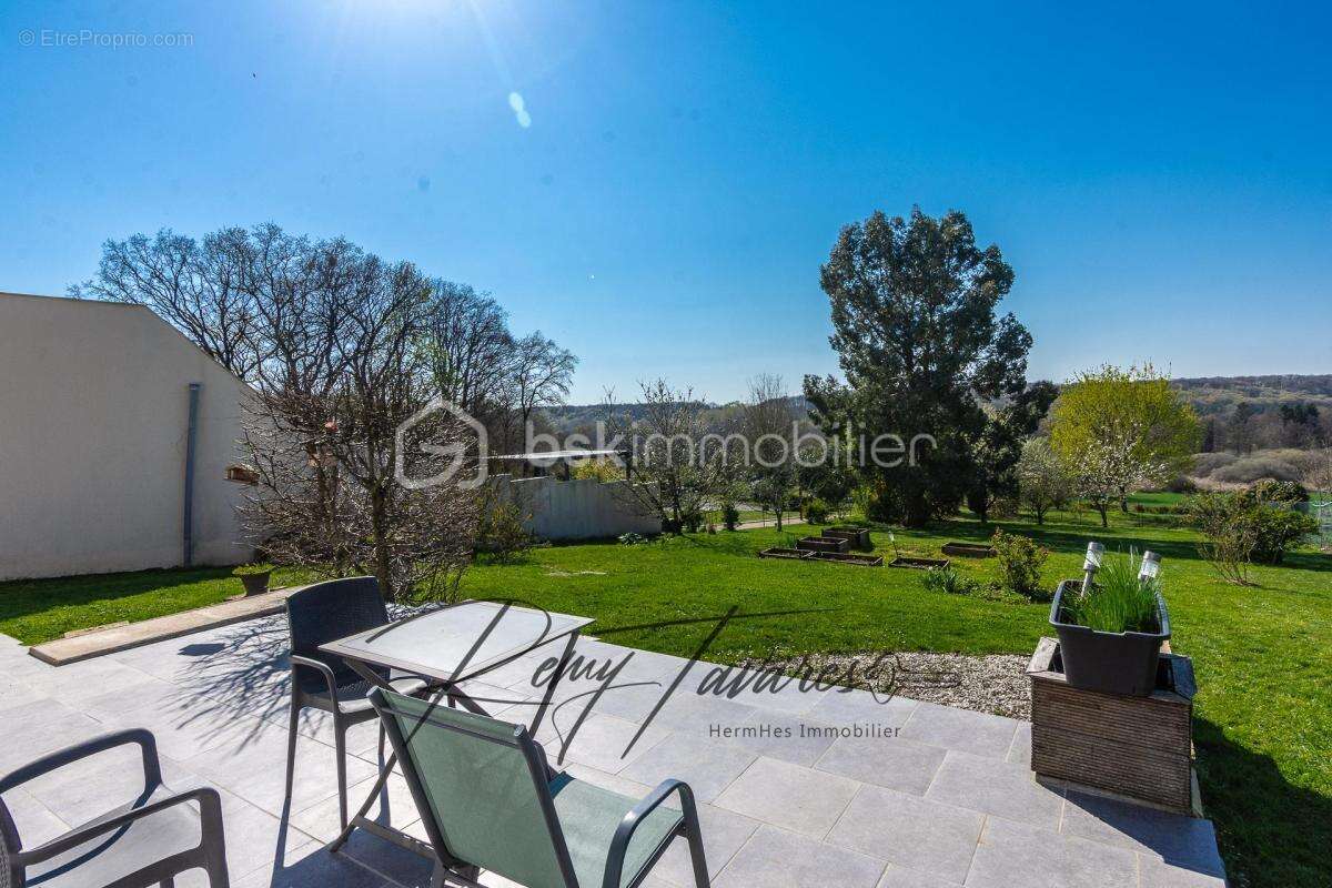 Maison Récente avec Grand Jardin - photo 16