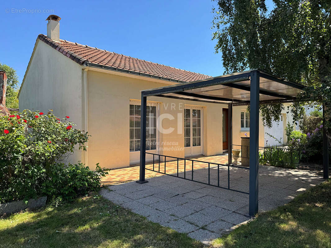 Maison à SAINT-SEBASTIEN-SUR-LOIRE