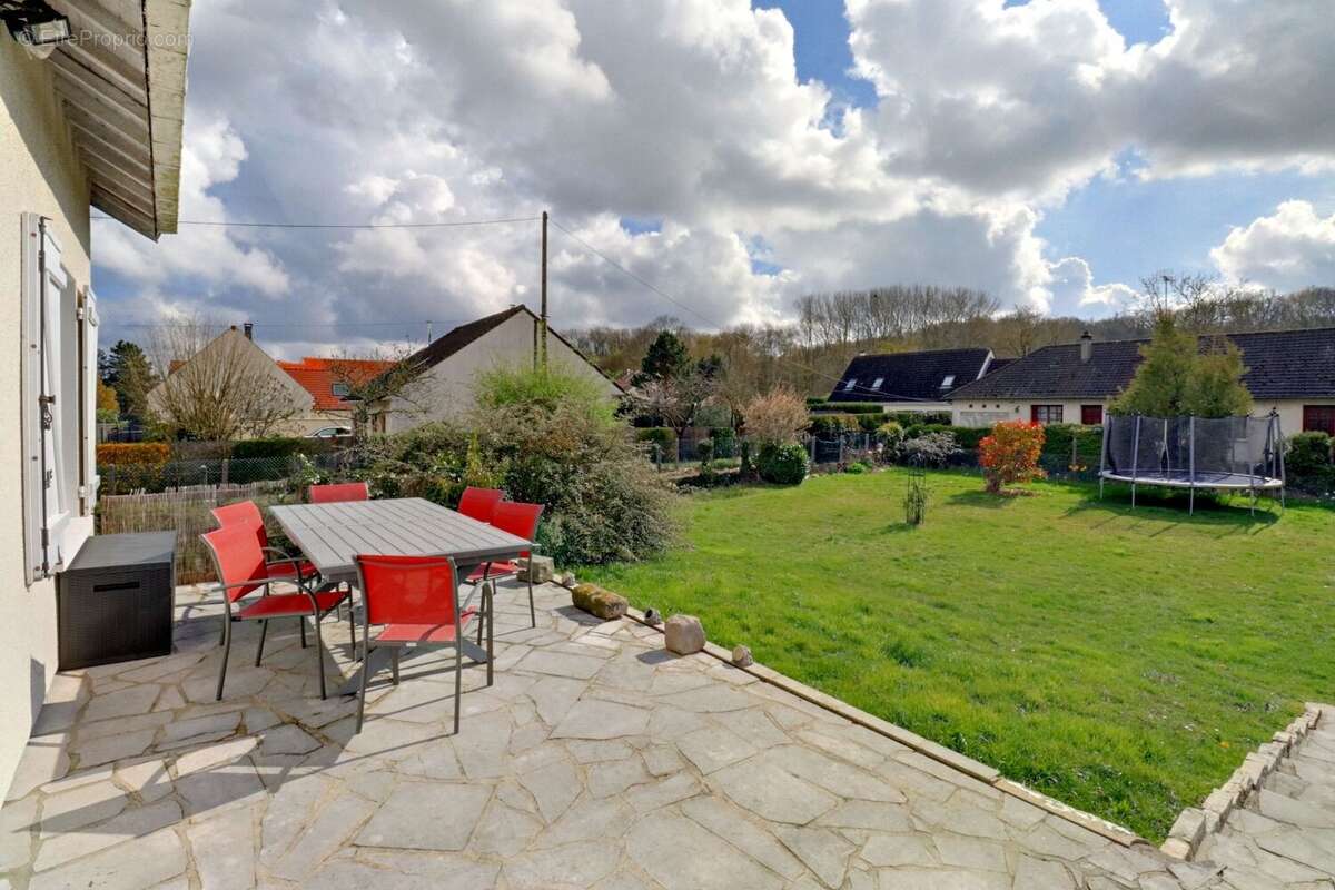 Maison à FREPILLON