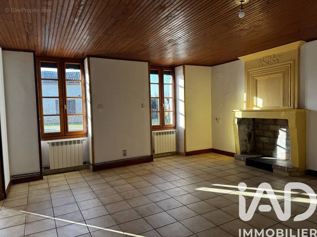 Photo 1 - Maison à COURPIGNAC