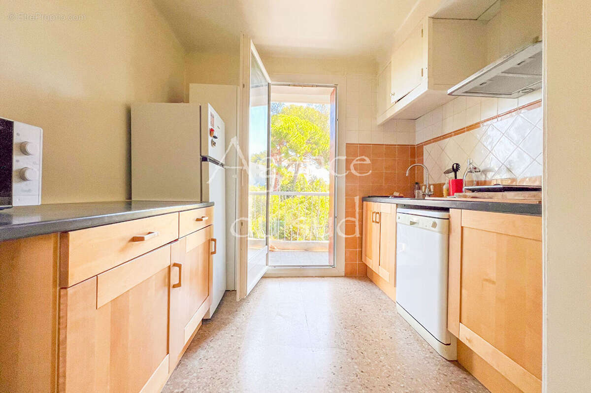 Appartement à SAINT-CYR-SUR-MER