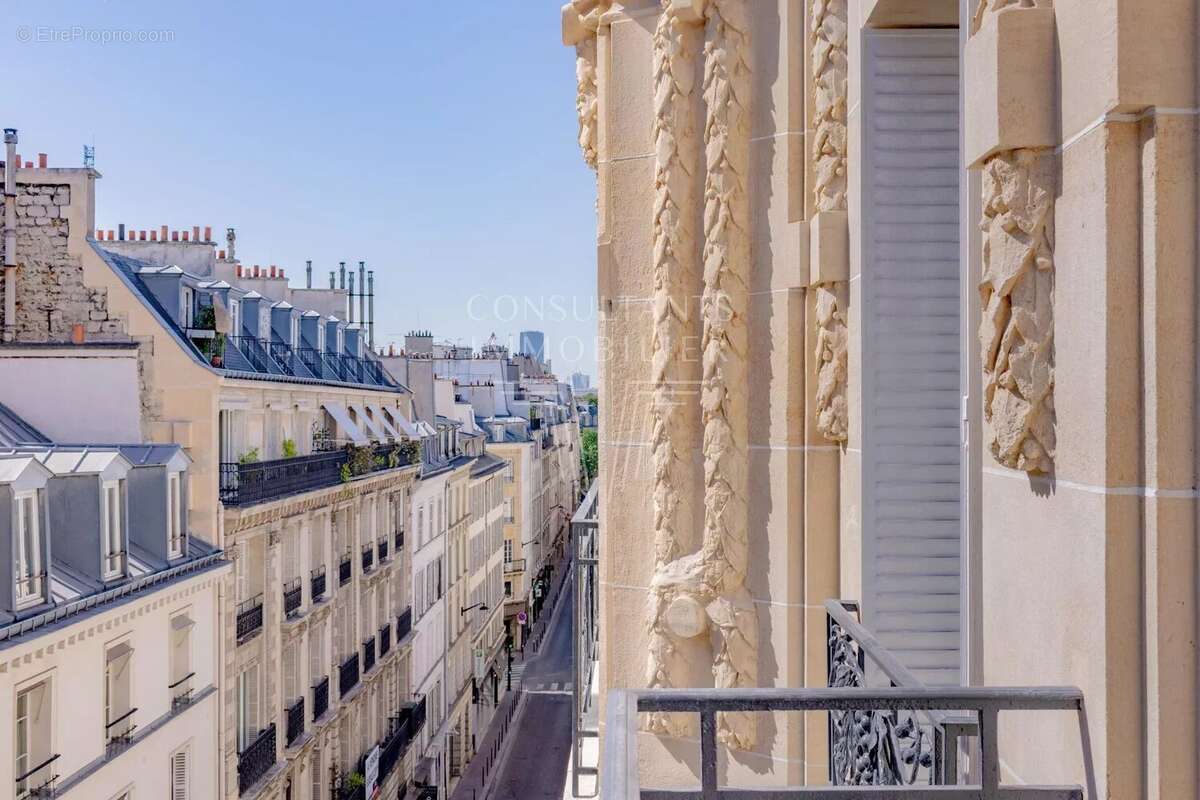 Appartement à PARIS-8E