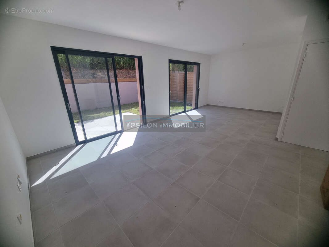 Villa 3 pièces avec jardin et jacuzzi - photo 2