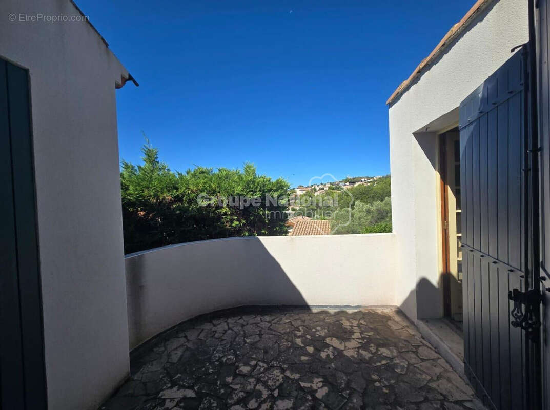 Villa familiale de 165 m² , jardin, terrasses, Aramon - photo 3