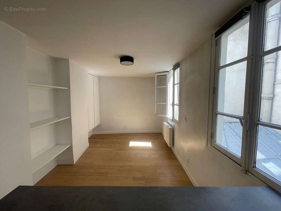 Appartement à PARIS-3E