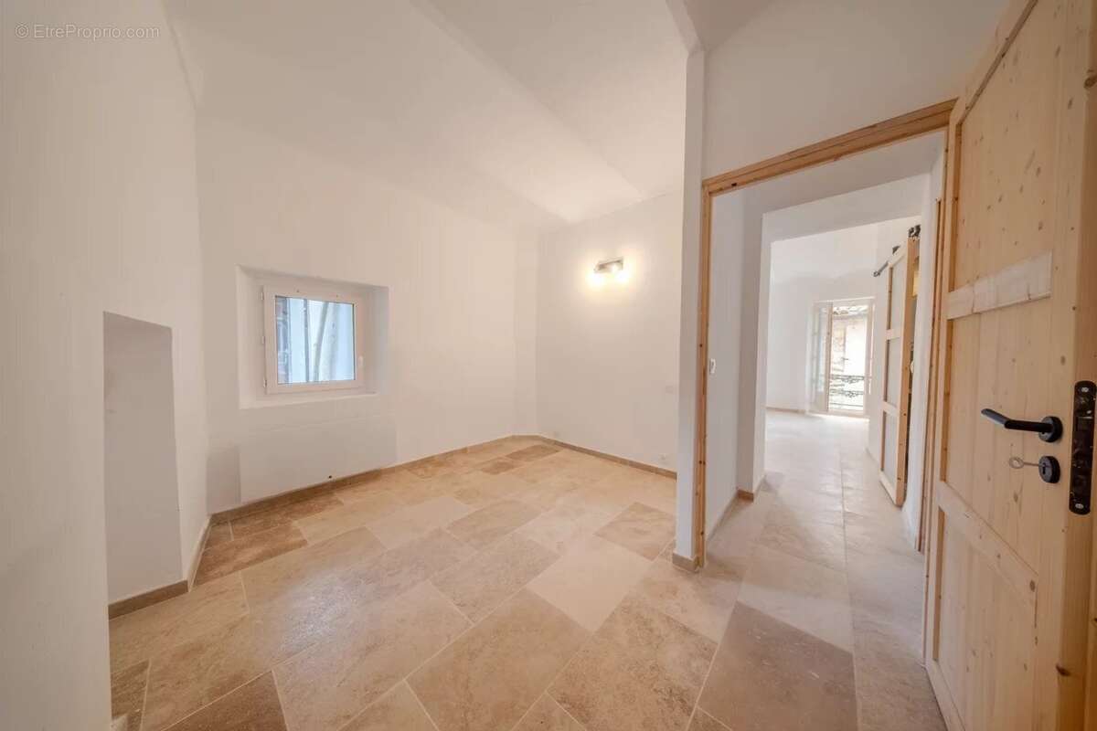 Appartement à LA COLLE-SUR-LOUP