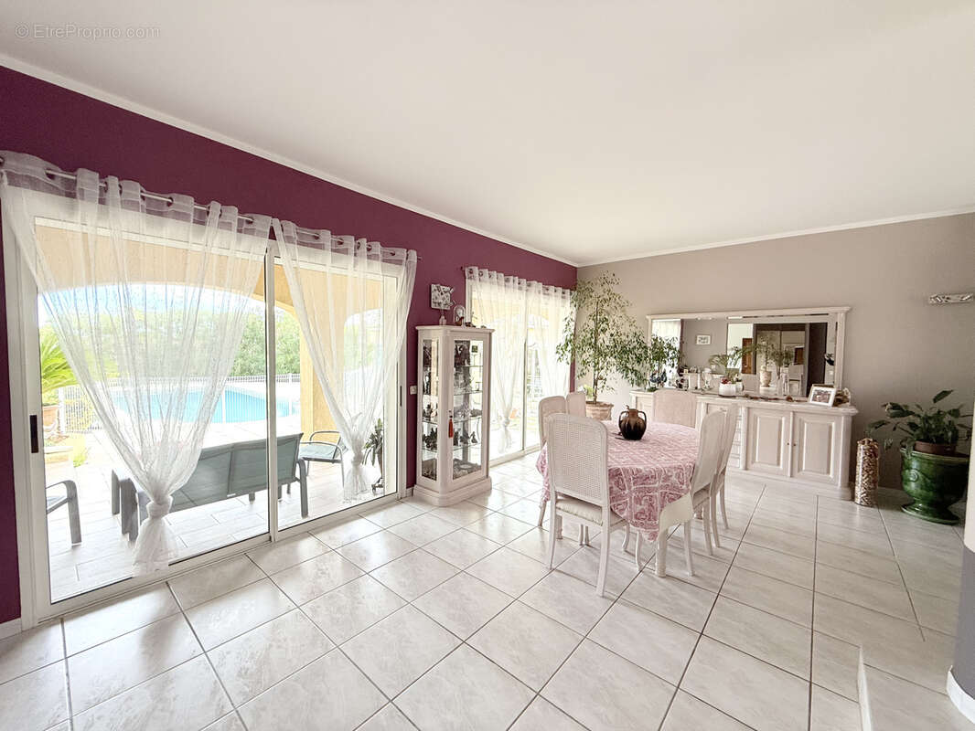 PIGNAN maison T6 avec piscine et sous sol - photo 2