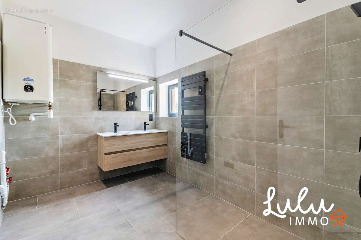 Appartement T3 de 82 m2 rénové à neuf  - photo 6
