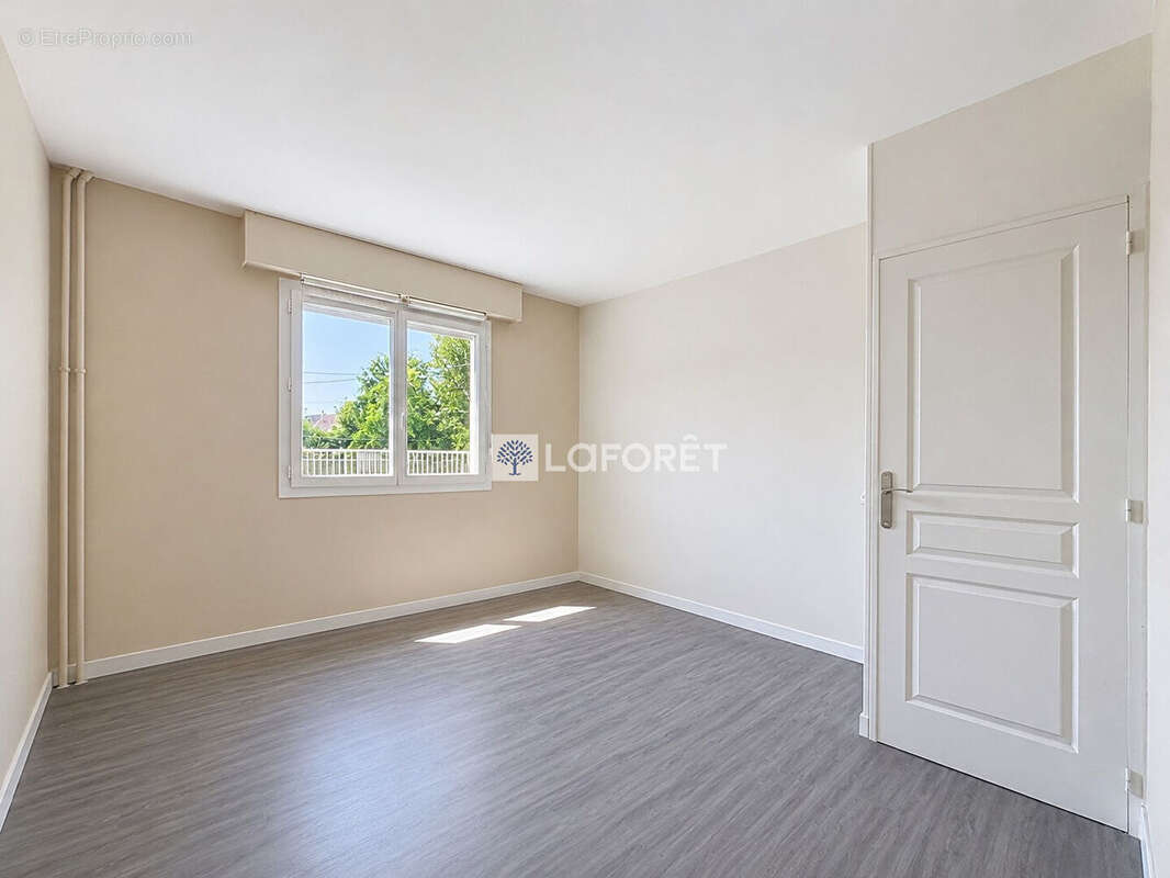 Appartement à LE MESNIL-ESNARD