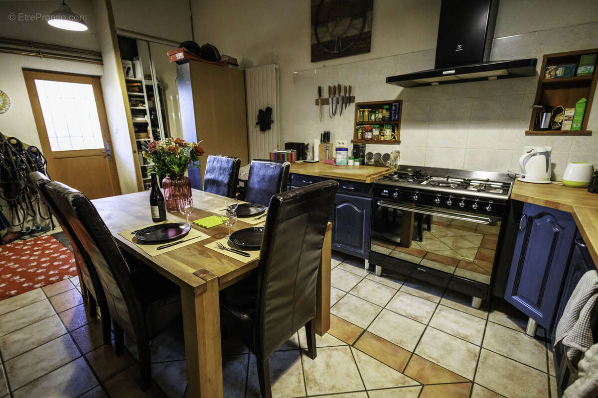 Maison à SAINT-ELOY-LES-MINES