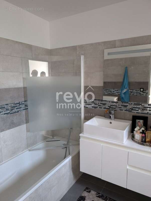 Maison à MIRABEL-AUX-BARONNIES