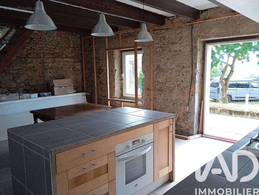 Photo 1 - Maison à LA ROCHE-DERRIEN