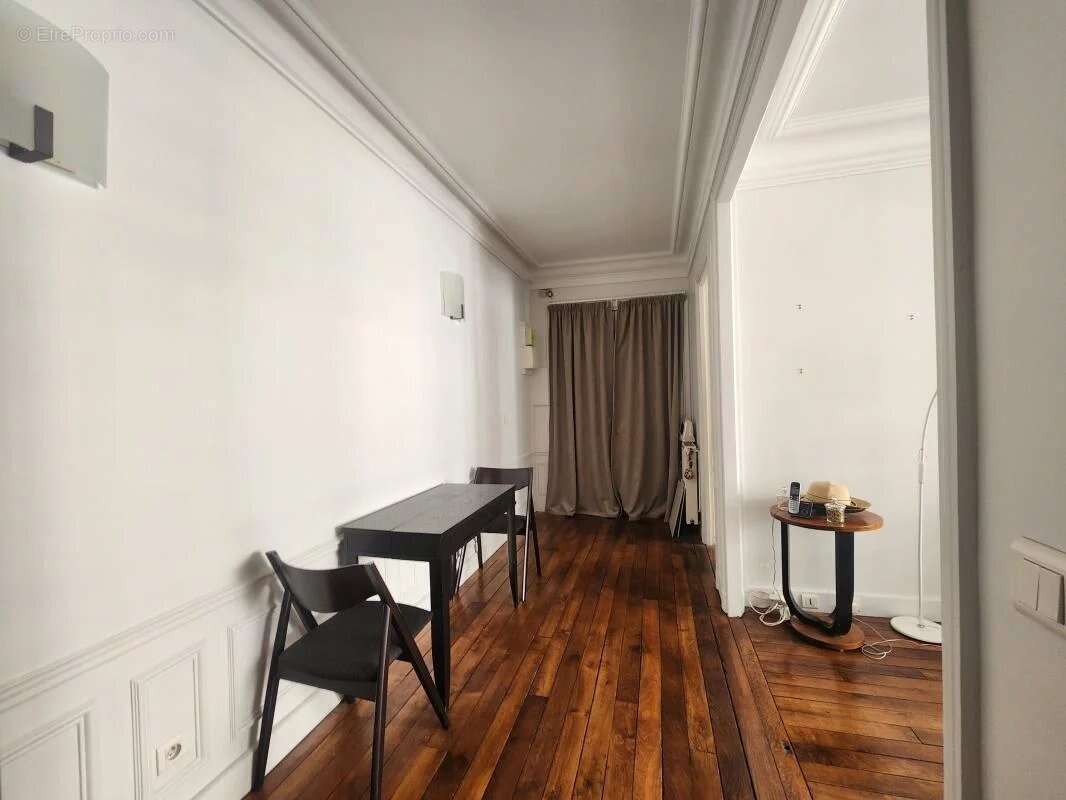 Appartement à PARIS-3E