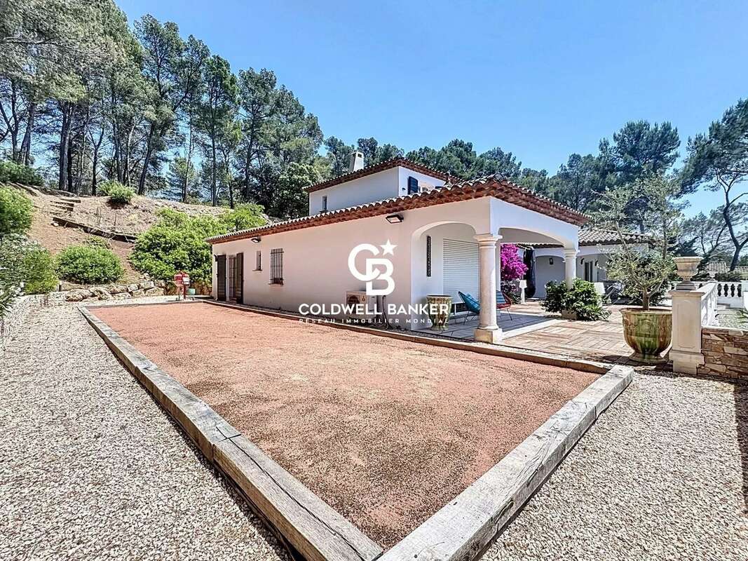 Hauteurs PUGET-SUR-ARGENS – Var est balnéaire Villa de prestige de 245 m² entourée d’un terrain paysager de 5 137 m² - photo 34