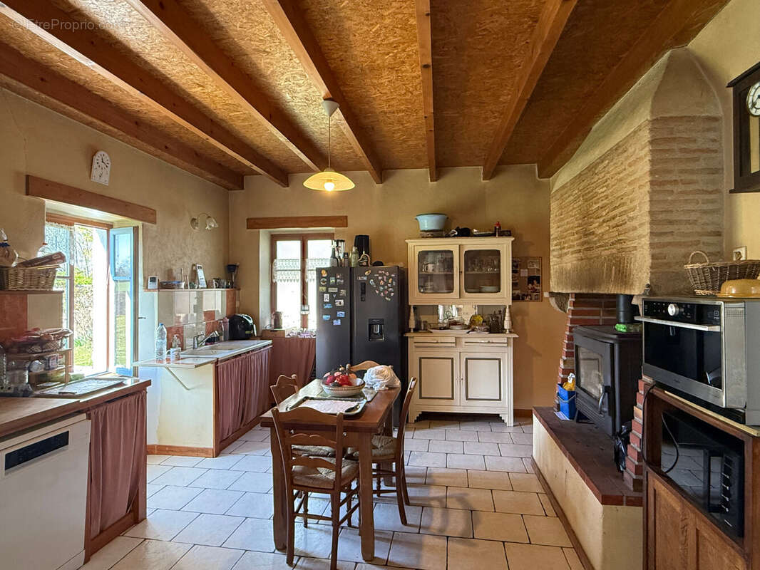 Maison 213 m² à Champillet  - photo 7