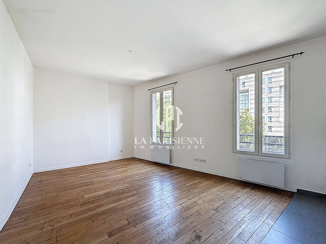 Appartement à PARIS-19E