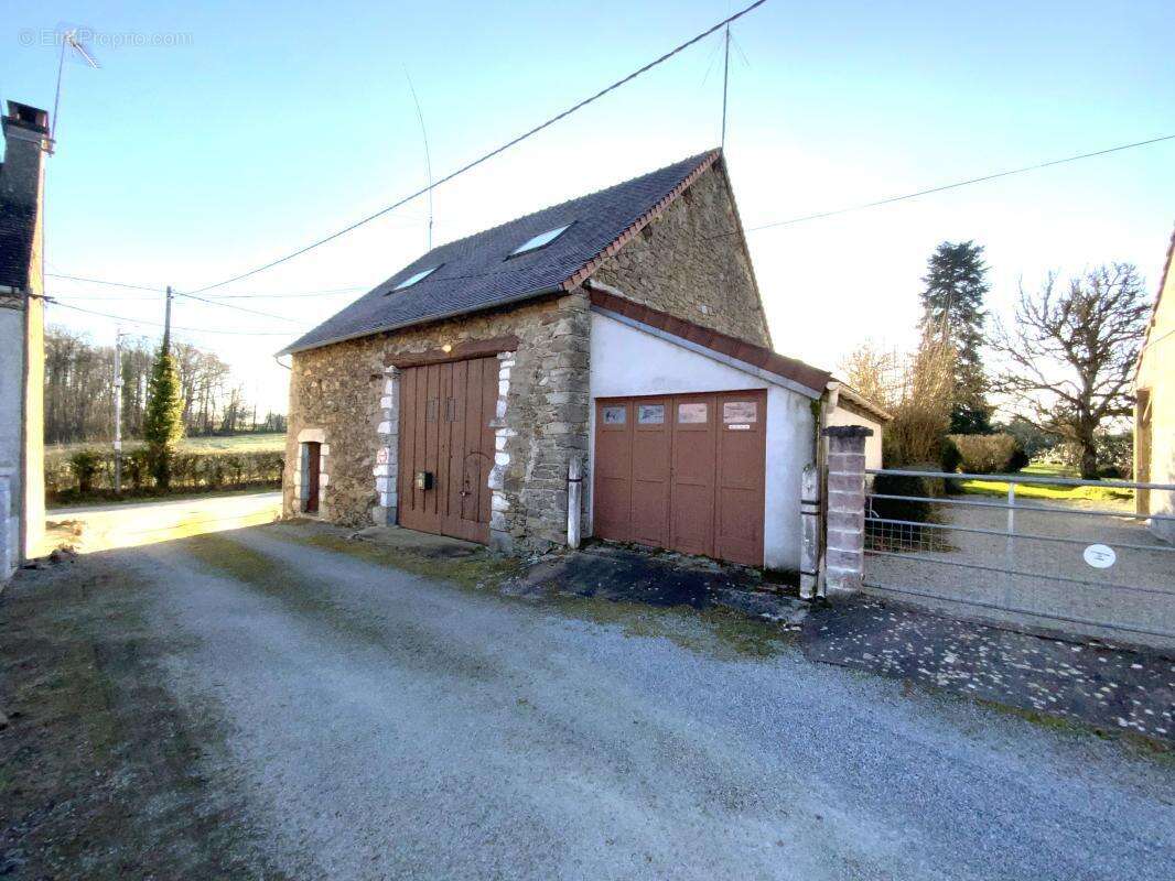 Maison à SAINT-LEGER-MAGNAZEIX