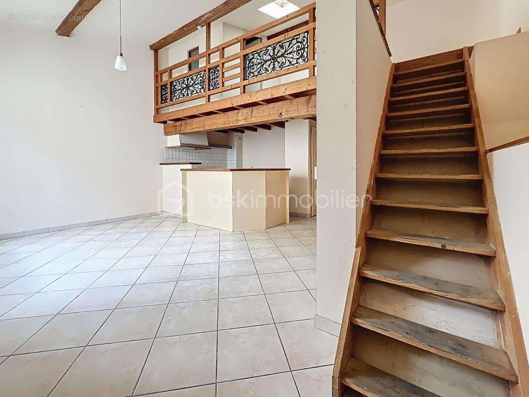 Appartement à TREBES