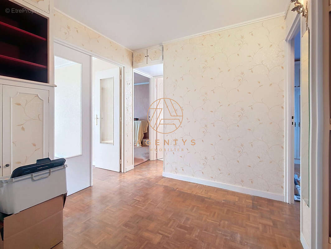Appartement à SAINT-MAUR-DES-FOSSES