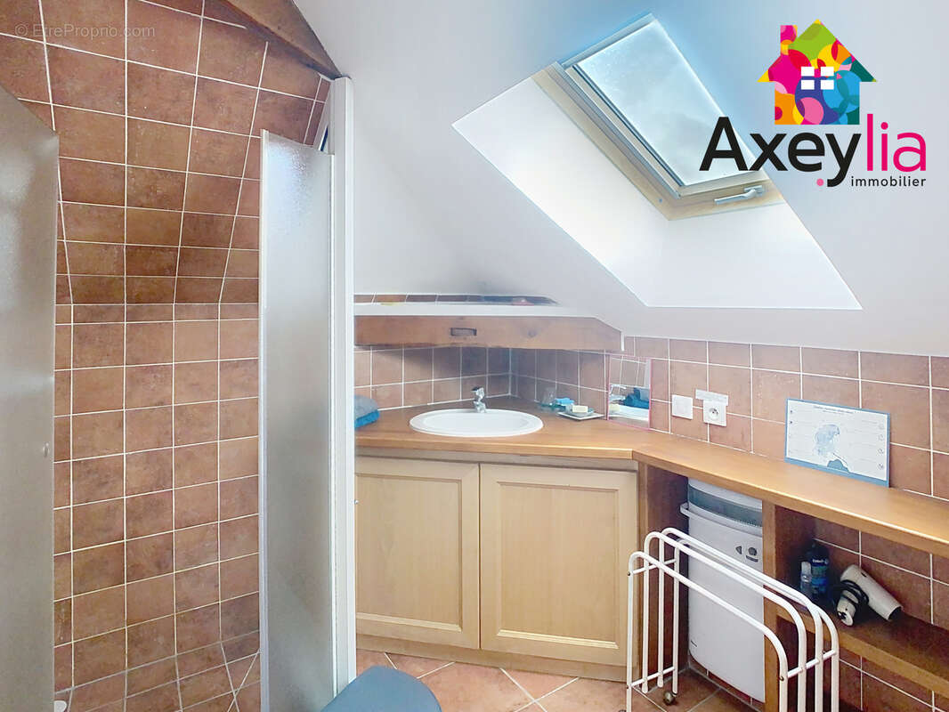 Maison à SAINT-JEAN-SAINT-MAURICE-SUR-LOIRE