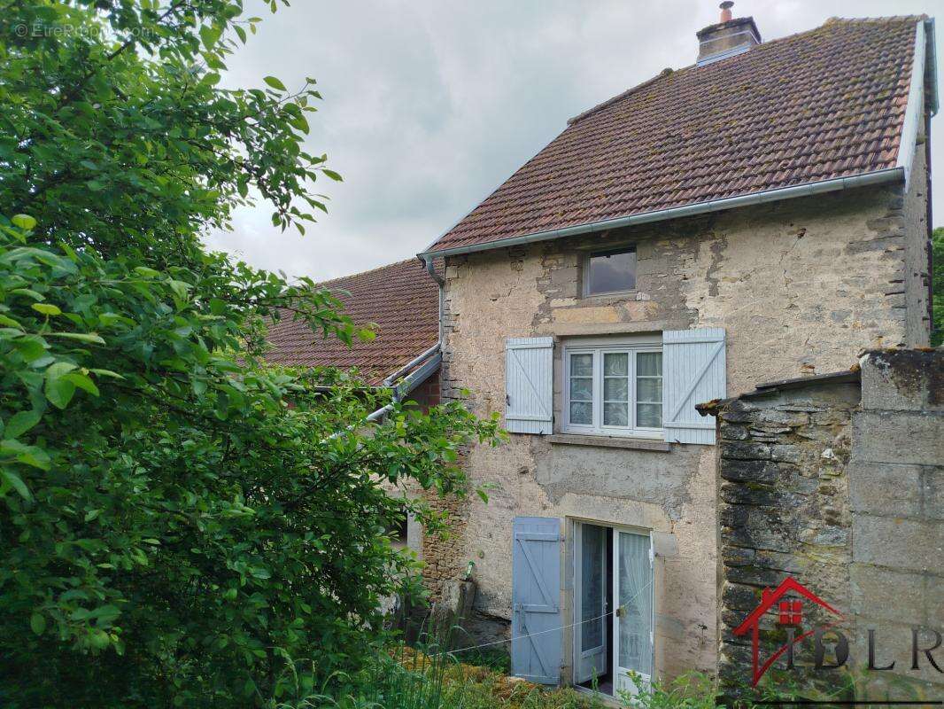 Maison à PERCEY-LE-GRAND
