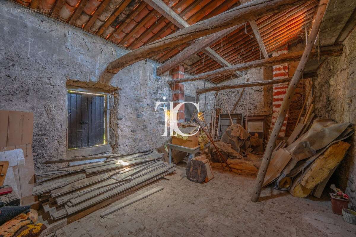 Maison à SAINT-PAUL-LE-JEUNE