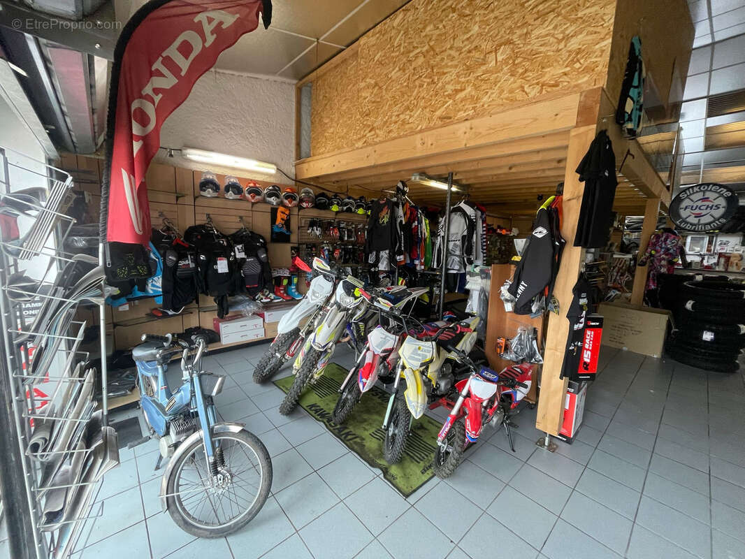 Commerce à SOLLIES-PONT