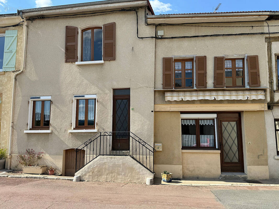Maison à RENAISON